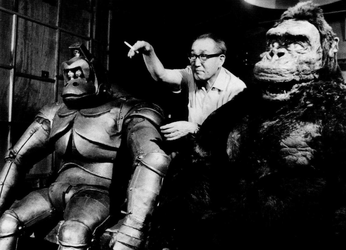 圆谷英二 圆谷英二