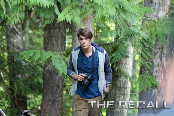 不速星客(2017)的剧照 不速星客(2017)的剧照