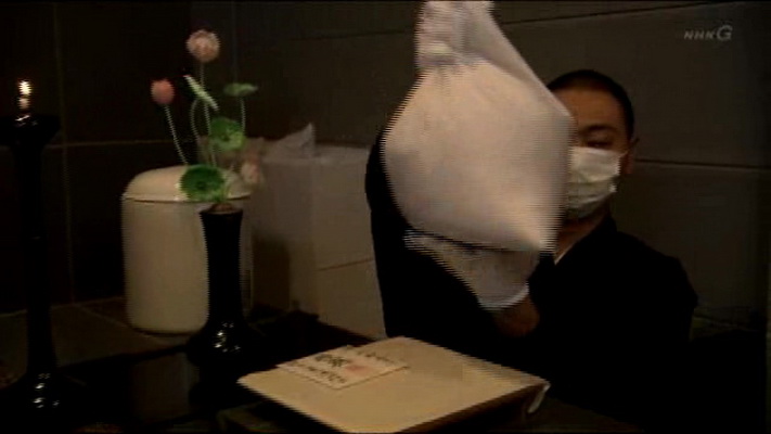 无缘社会-无缘死的冲击(2010)的剧照 无缘社会-无缘死的冲击(2010)的剧照