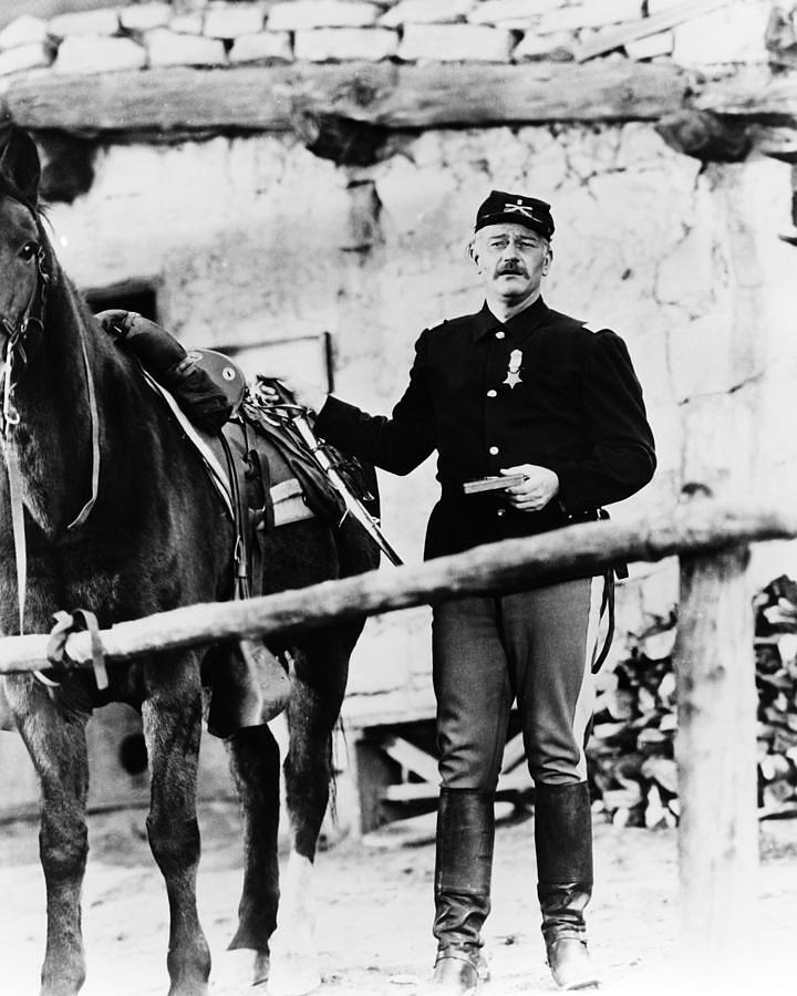 要塞风云(1948)的剧照 要塞风云(1948)的剧照