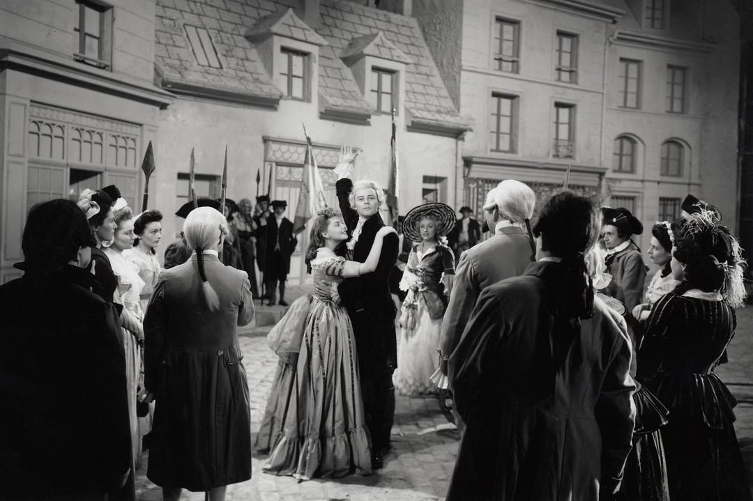 夜来香(1952)的剧照 夜来香(1952)的剧照