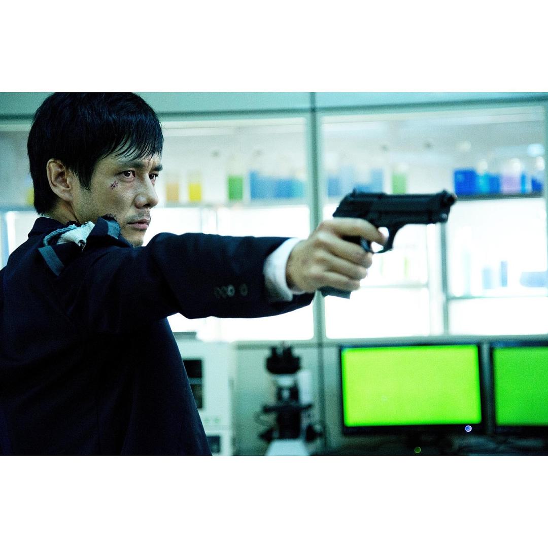 基因危机:天才科学家的五日(2013)的剧照 基因危机:天才科学家的五日(2013)的剧照