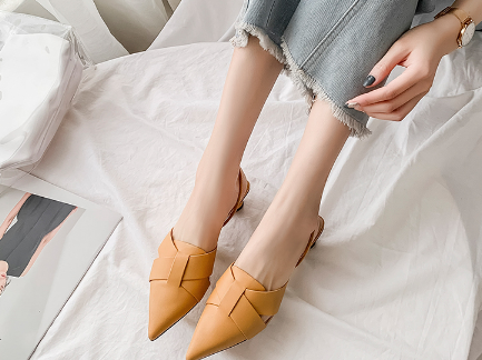 凉鞋走路时鞋子噗噗响是咋回事2