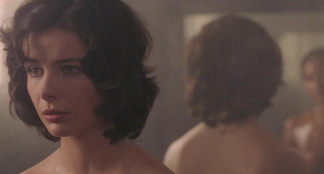 艾曼妞在美国(1977)的剧照 艾曼妞在美国(1977)的剧照