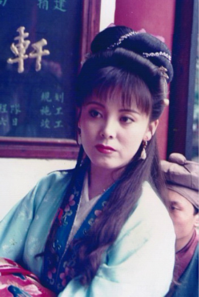 三女休夫
(1994)的剧照 三女休夫
(1994)的剧照