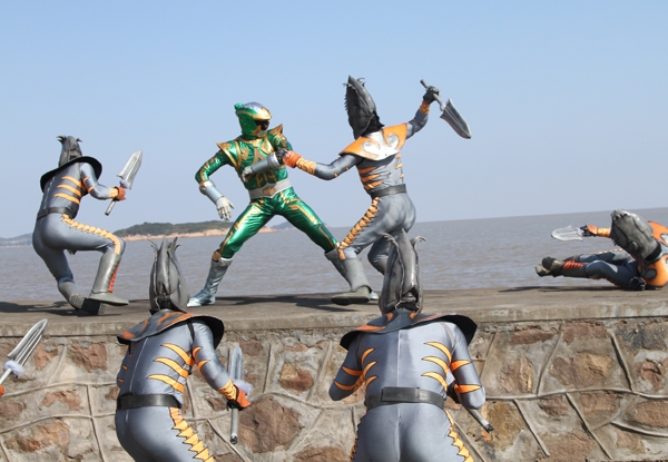 巨神战击队
(2012)的剧照 巨神战击队
(2012)的剧照