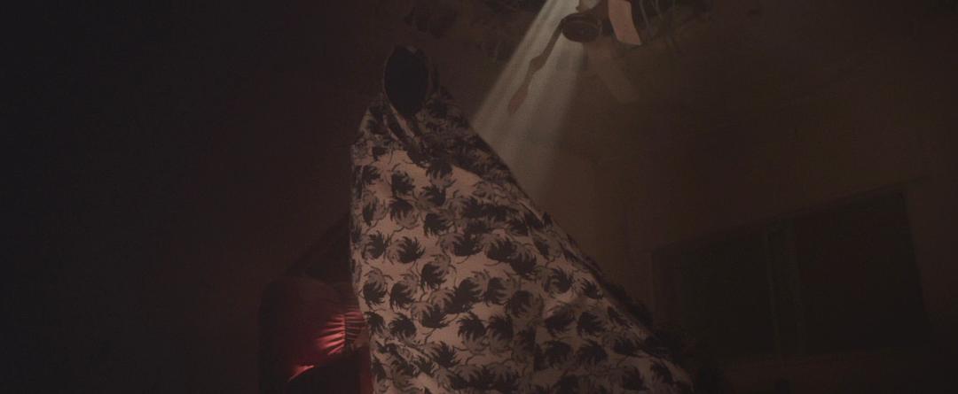 阴影之下(2016)的剧照 阴影之下(2016)的剧照