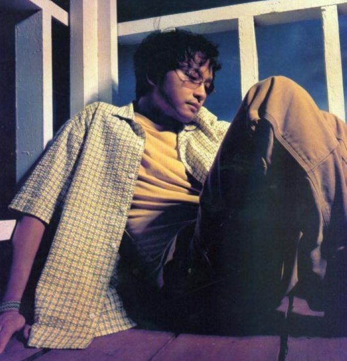 恋战冲绳(2000)的剧照 恋战冲绳(2000)的剧照