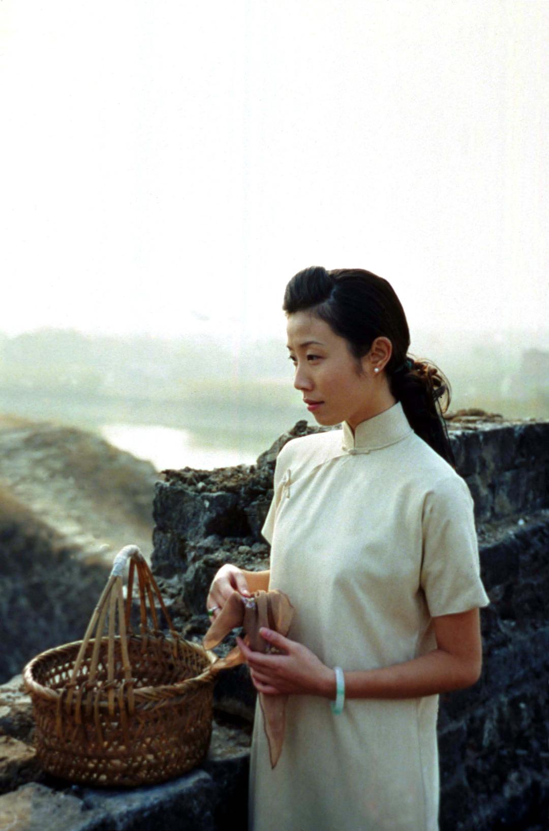 小城之春
(2002)的剧照 小城之春
(2002)的剧照