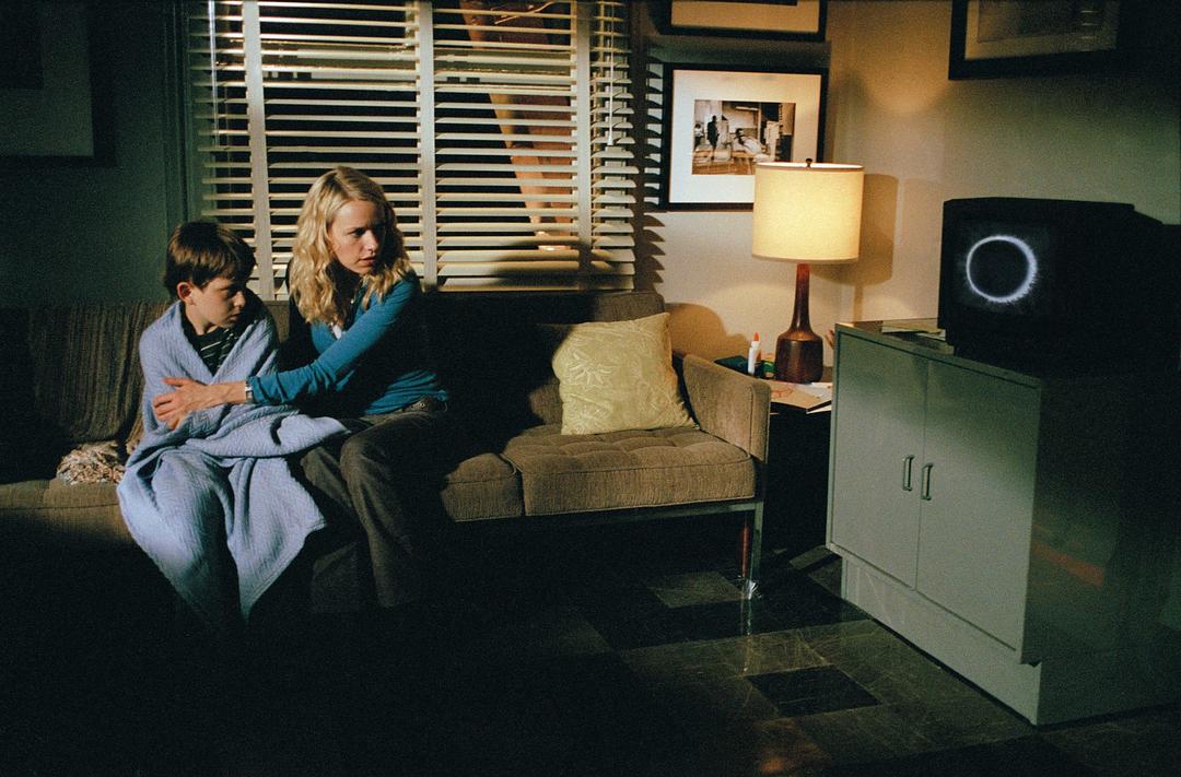 午夜凶铃2(美版)(2005)的剧照 午夜凶铃2(美版)(2005)的剧照