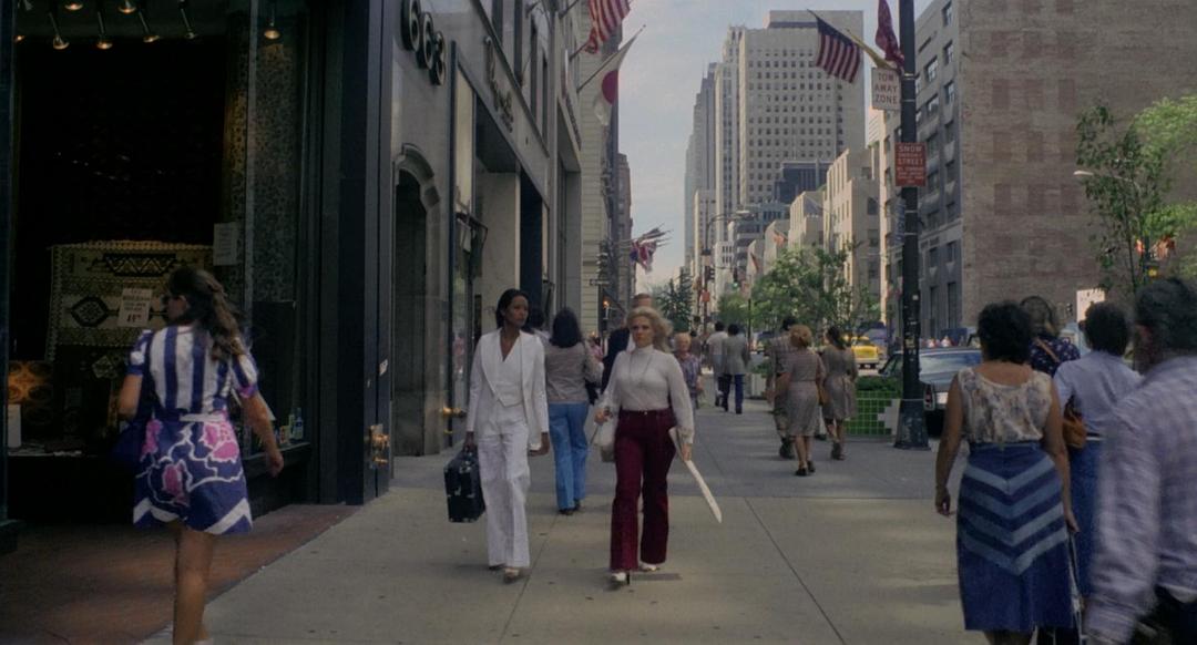 艾曼妞在美国(1977)的剧照 艾曼妞在美国(1977)的剧照