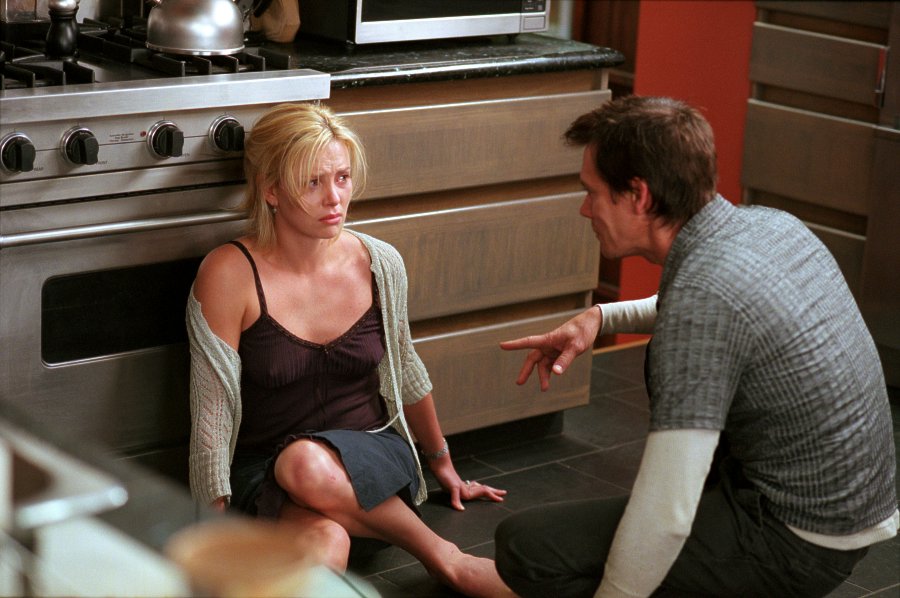 步步危机(2002)的剧照 步步危机(2002)的剧照