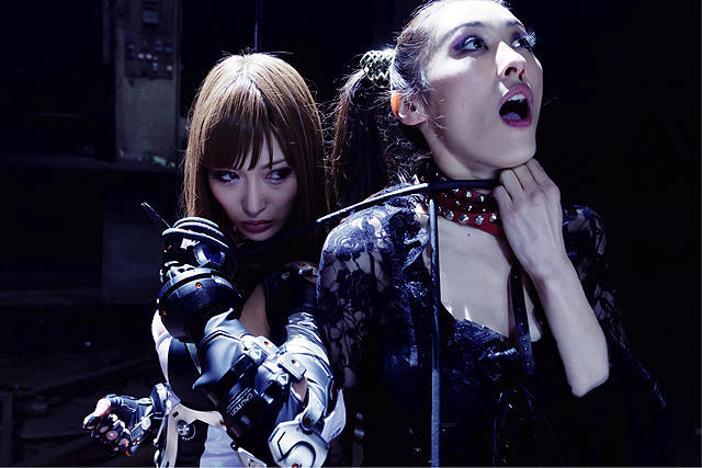 钢铁少女(2012)的剧照 钢铁少女(2012)的剧照