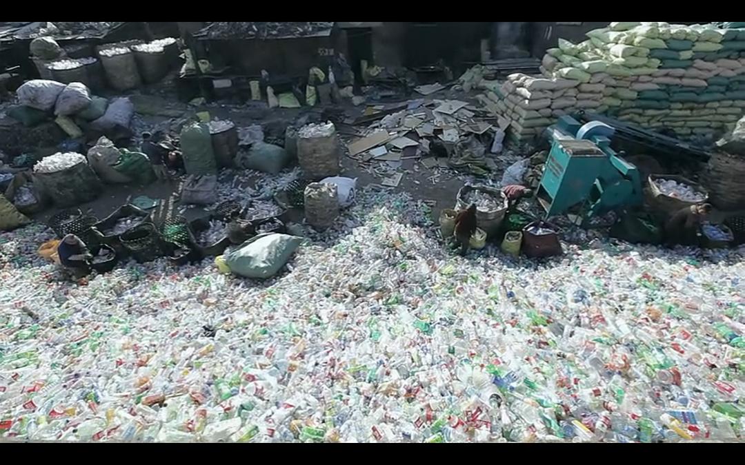 牛皮纸
(2011)的剧照 牛皮纸
(2011)的剧照