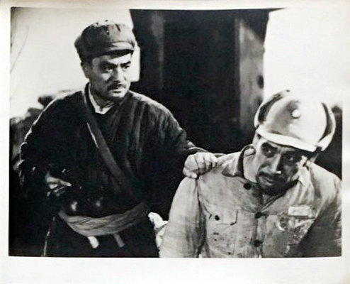 车轮滚滚
(1975)的剧照 车轮滚滚
(1975)的剧照