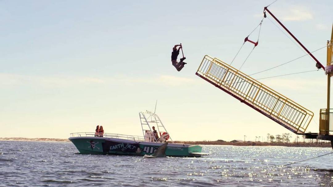 夺命三头鲨(2015)的剧照 夺命三头鲨(2015)的剧照