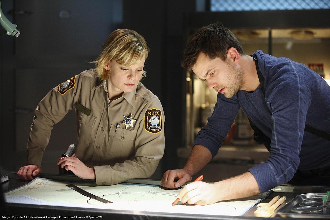 危机边缘(2009)的剧照 危机边缘(2009)的剧照