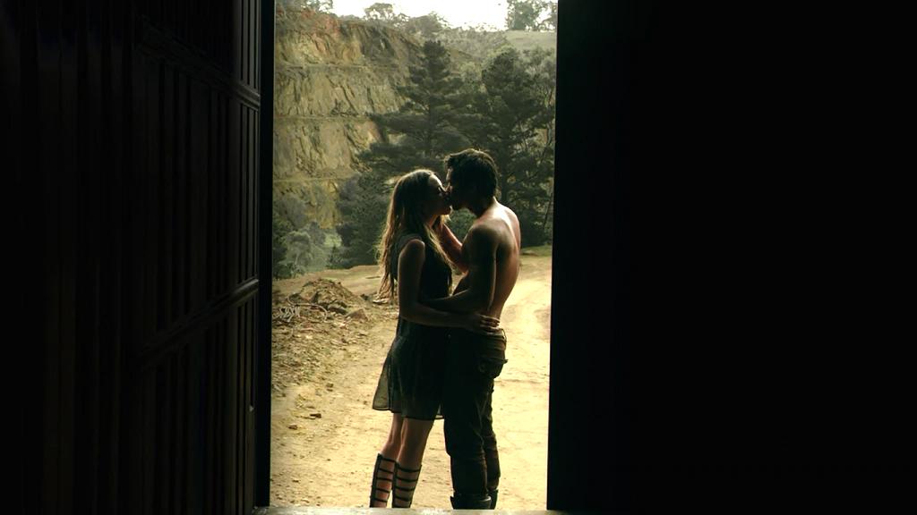 公路列车(2010)的剧照 公路列车(2010)的剧照