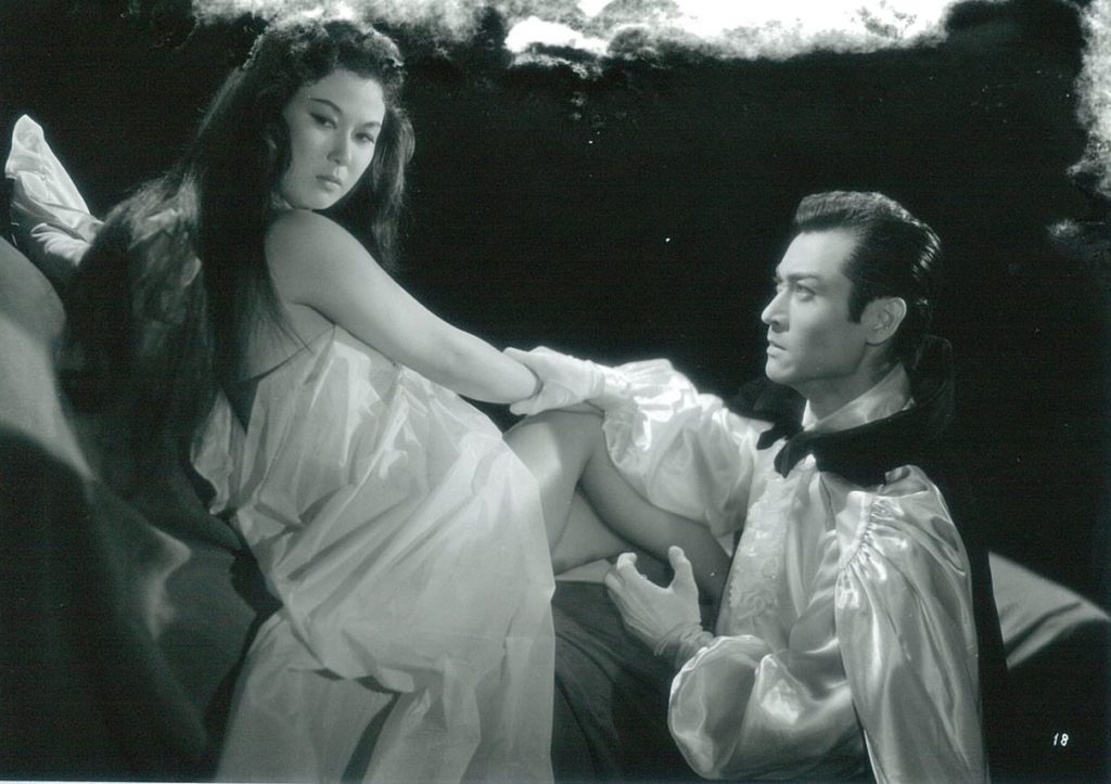 女吸血鬼
(1959)的剧照 女吸血鬼
(1959)的剧照