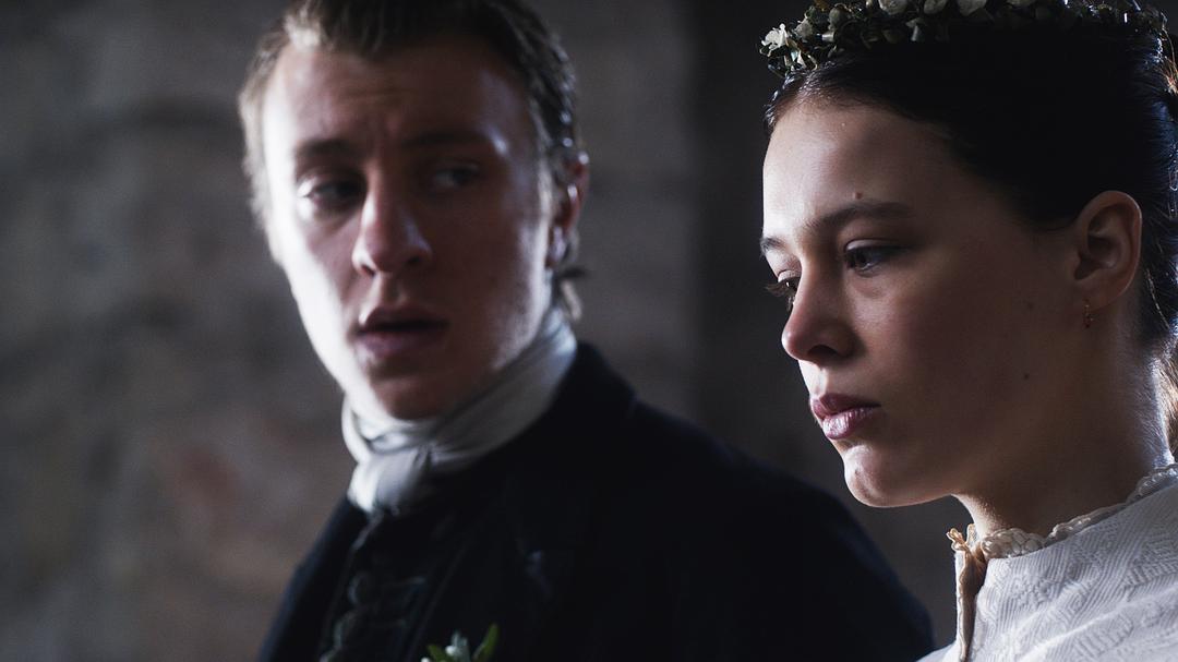 幽暗山谷(2014)的剧照 幽暗山谷(2014)的剧照