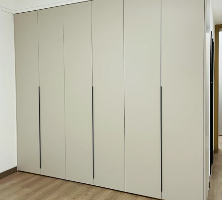 木工打衣柜是要先设计好装什么衣柜门吗3