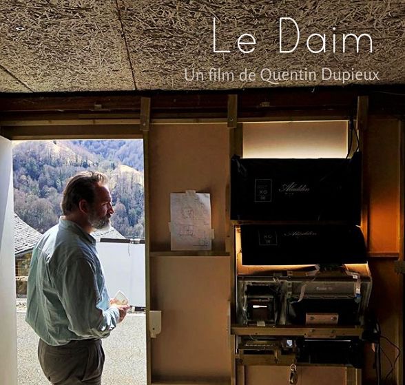 鹿皮(2019)的剧照 鹿皮(2019)的剧照