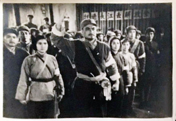 车轮滚滚
(1975)的剧照 车轮滚滚
(1975)的剧照