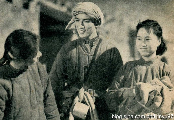 刘胡兰
(1950)的剧照 刘胡兰
(1950)的剧照