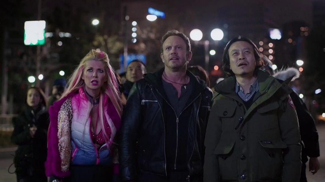 鲨卷风5:全球鲨暴(2017)的剧照 鲨卷风5:全球鲨暴(2017)的剧照