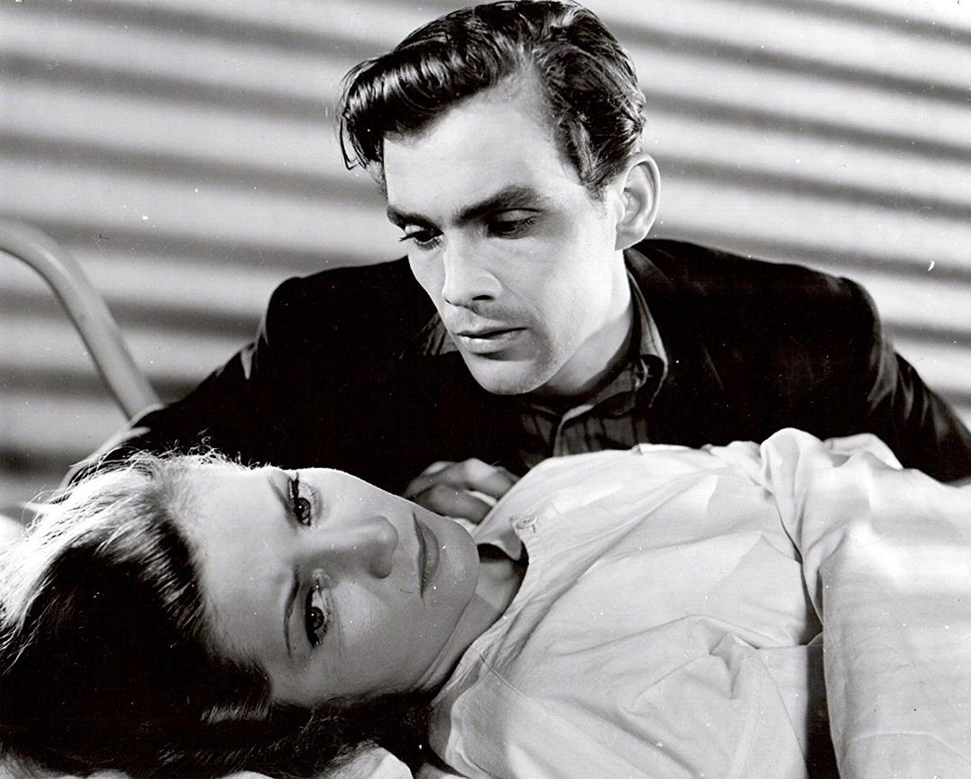 带雨伞的男人(1946)的剧照 带雨伞的男人(1946)的剧照