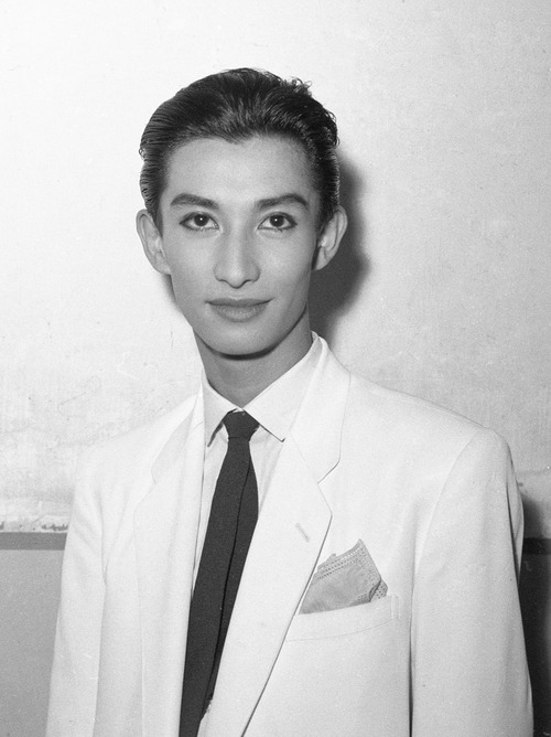 美轮明宏 美轮明宏