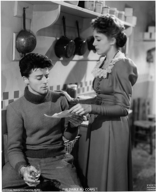 肉体的恶魔(1947)的剧照 肉体的恶魔(1947)的剧照