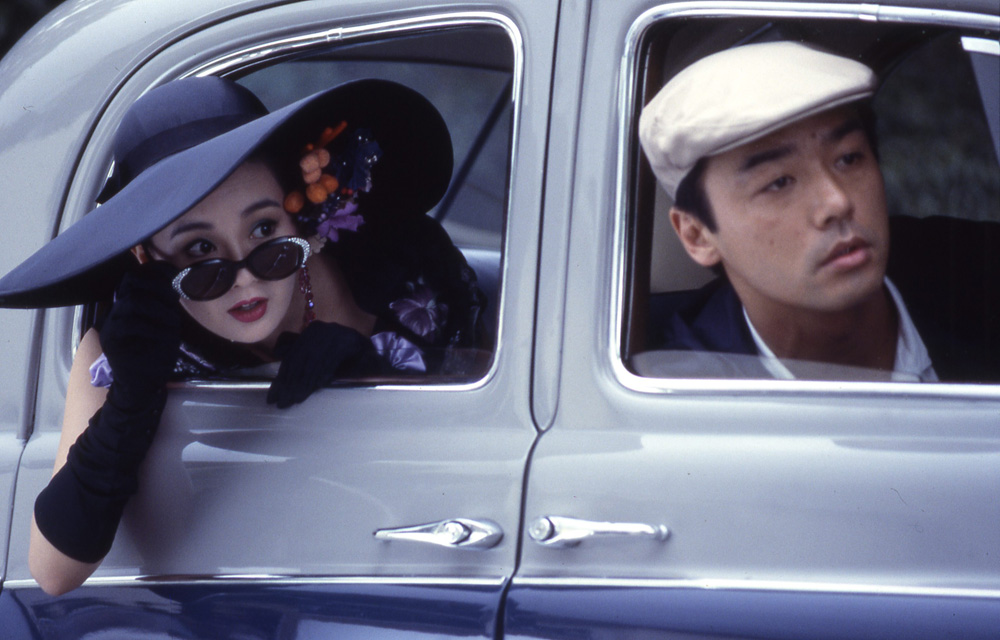 不脱袜的人(1989)的剧照 不脱袜的人(1989)的剧照