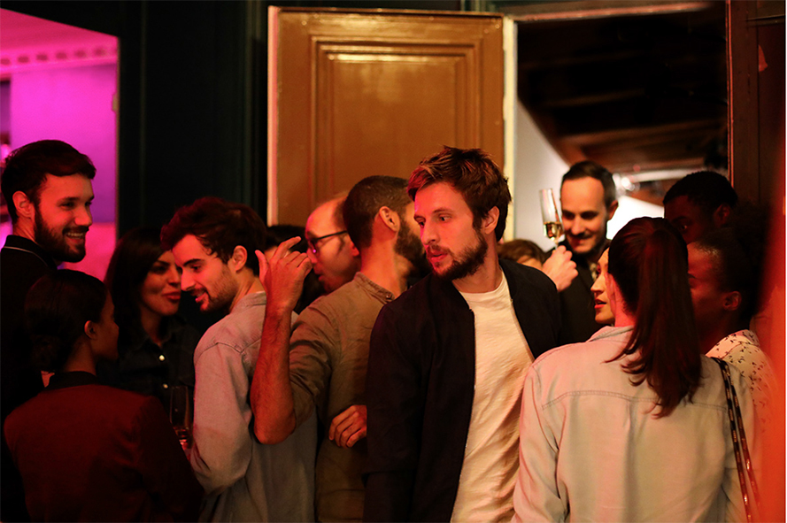 黑夜吞噬世界(2018)的剧照 黑夜吞噬世界(2018)的剧照