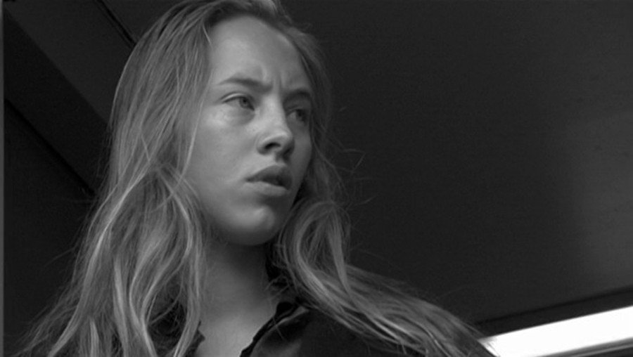 瞬间(2004)的剧照 瞬间(2004)的剧照