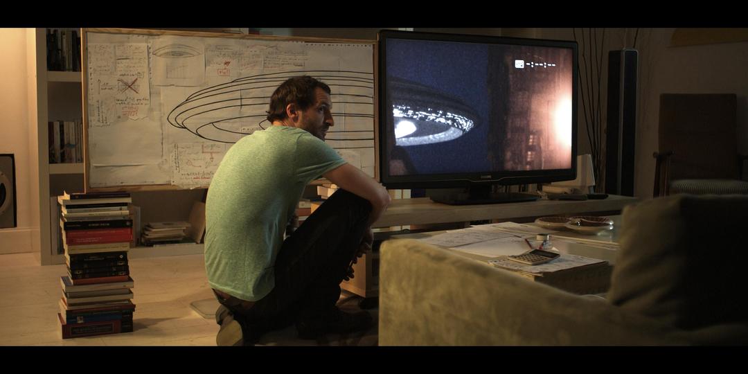 外星人(2011)的剧照 外星人(2011)的剧照