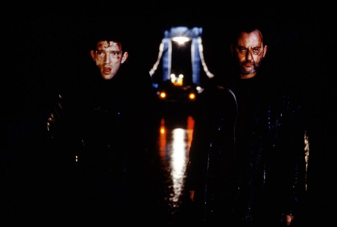 暗流(2000)的剧照 暗流(2000)的剧照