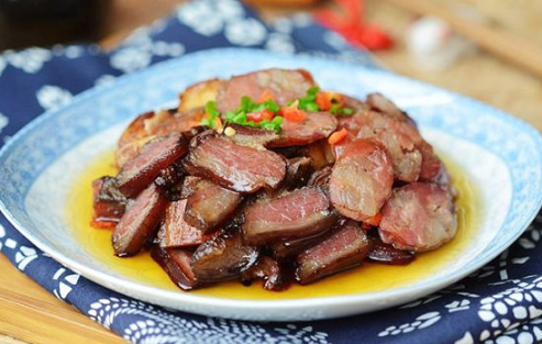 腊肉切片蒸还是整块蒸好吃2