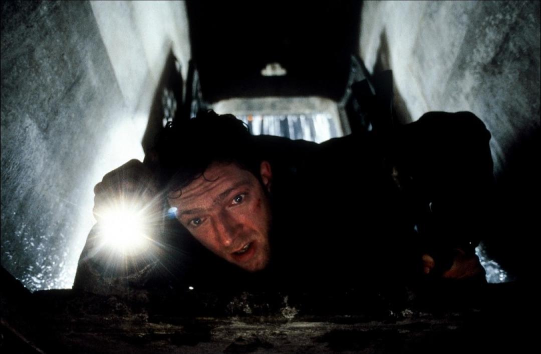 暗流(2000)的剧照 暗流(2000)的剧照