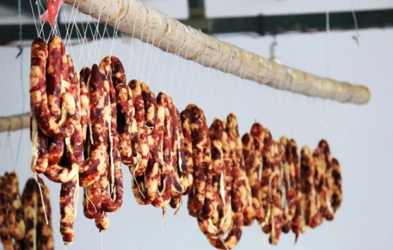 香肠发酸是什么原因能吃吗2