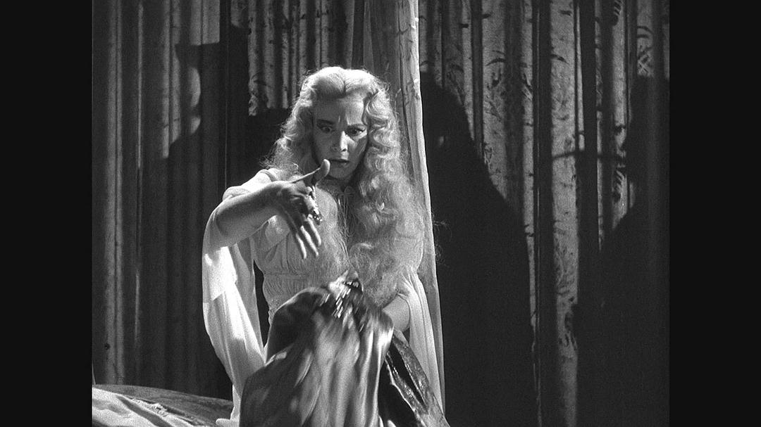 双重生活(1947)的剧照 双重生活(1947)的剧照