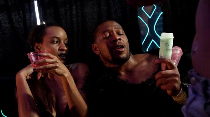 去地狱的派对巴士(2017)的剧照 去地狱的派对巴士(2017)的剧照