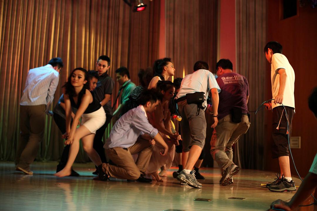 一夜成名
(2012)的剧照 一夜成名
(2012)的剧照