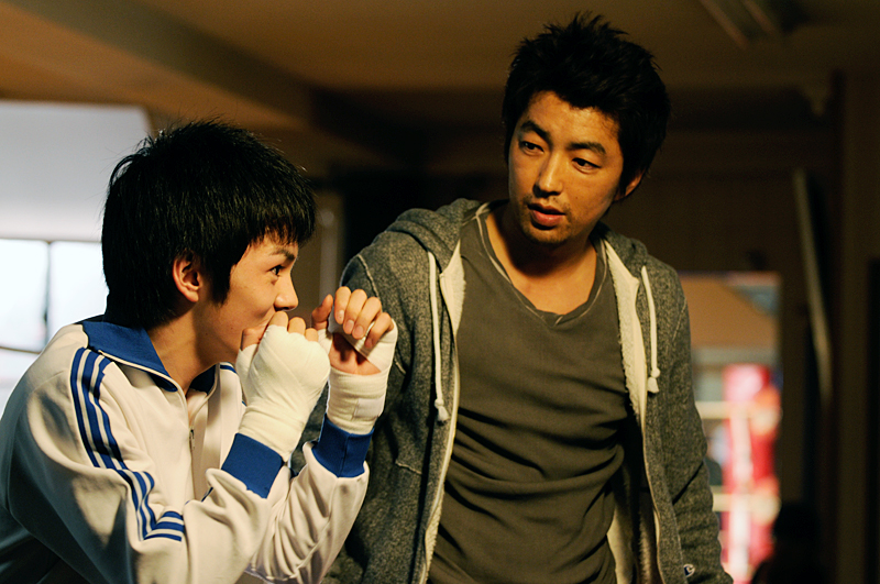 爱与斗(2008)的剧照 爱与斗(2008)的剧照