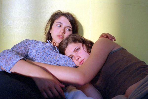 叻女夏令营(2004)的剧照 叻女夏令营(2004)的剧照