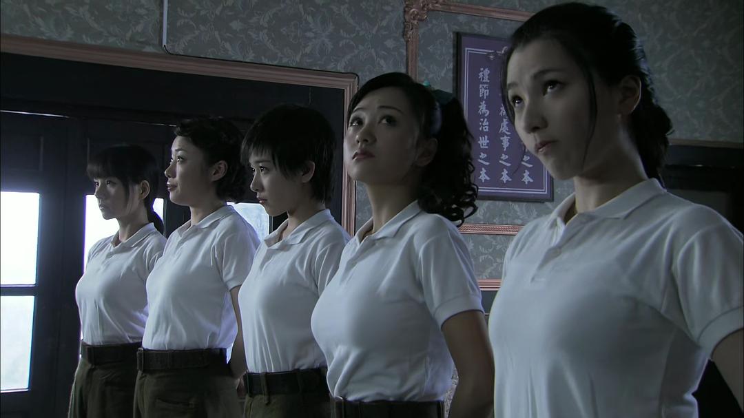 女王
(2011)的剧照 女王
(2011)的剧照