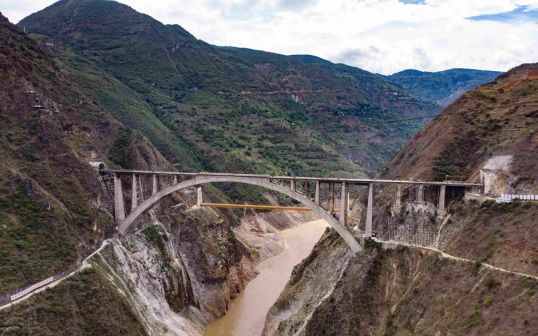 大瑞铁路澜沧江特大桥主体工程