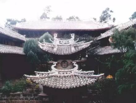 圆鹤山“飞来寺”