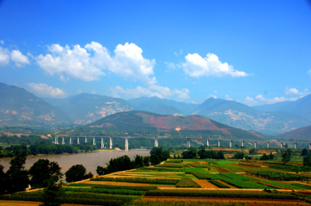 怒江大桥——美丽富饶的潞江坝