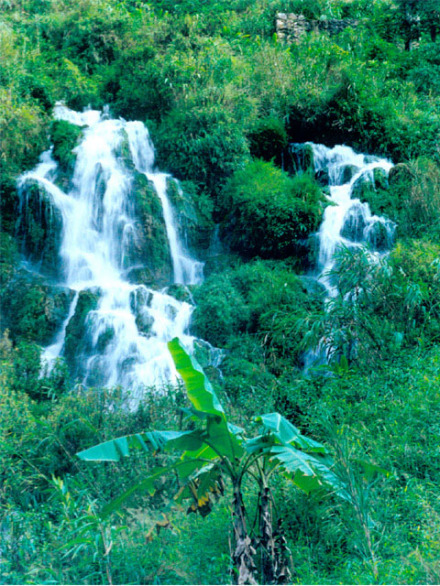 马关县堡堡寨瀑布